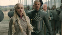 extant_GameOfThrones_8x04-TheLastOfTheStarks_7872