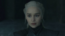 extant_GameOfThrones_8x06-TheIronThrone_3200