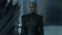 extant_GameOfThrones_8x06-TheIronThrone_3300