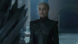 extant_GameOfThrones_8x06-TheIronThrone_3305