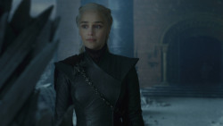 extant_GameOfThrones_8x06-TheIronThrone_3367