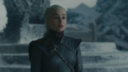 extant_GameOfThrones_8x06-TheIronThrone_3516