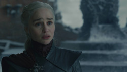 extant_GameOfThrones_8x06-TheIronThrone_3589