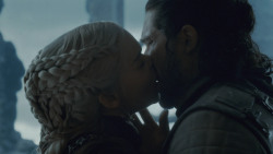 extant_GameOfThrones_8x06-TheIronThrone_3757