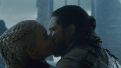 extant_GameOfThrones_8x06-TheIronThrone_3760