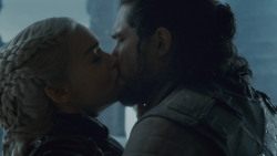 extant_GameOfThrones_8x06-TheIronThrone_3762