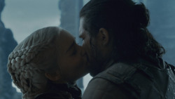 extant_GameOfThrones_8x06-TheIronThrone_3765