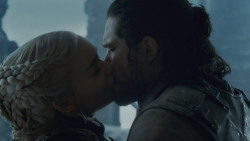 extant_GameOfThrones_8x06-TheIronThrone_3766