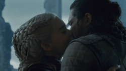 extant_GameOfThrones_8x06-TheIronThrone_3769