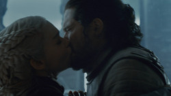 extant_GameOfThrones_8x06-TheIronThrone_3772