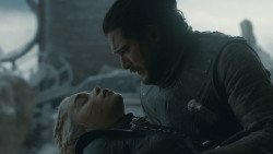 extant_GameOfThrones_8x06-TheIronThrone_3870