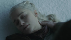 extant_GameOfThrones_8x06-TheIronThrone_3953