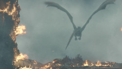 extant_GameOfThrones_8x06-TheIronThrone_4300