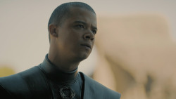 extant_GameOfThrones_8x06-TheIronThrone_4712