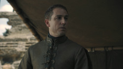extant_GameOfThrones_8x06-TheIronThrone_4916