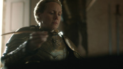 extant_GameOfThrones_8x06-TheIronThrone_6803